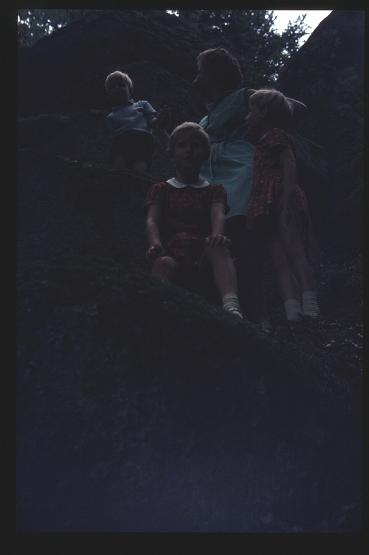 17.Regensburg jul 1969 Mama,Brigitte,Marion,Peter.JPG